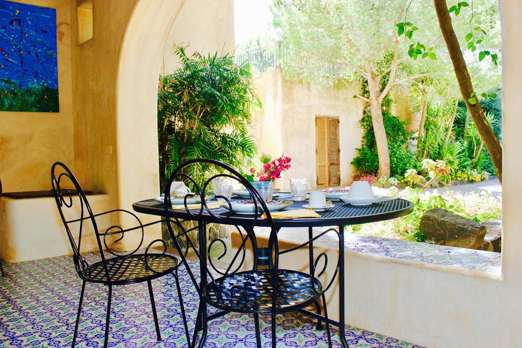 Le Mannare Case Vacanze Di Metopa Srl Piano Conte Exterior photo