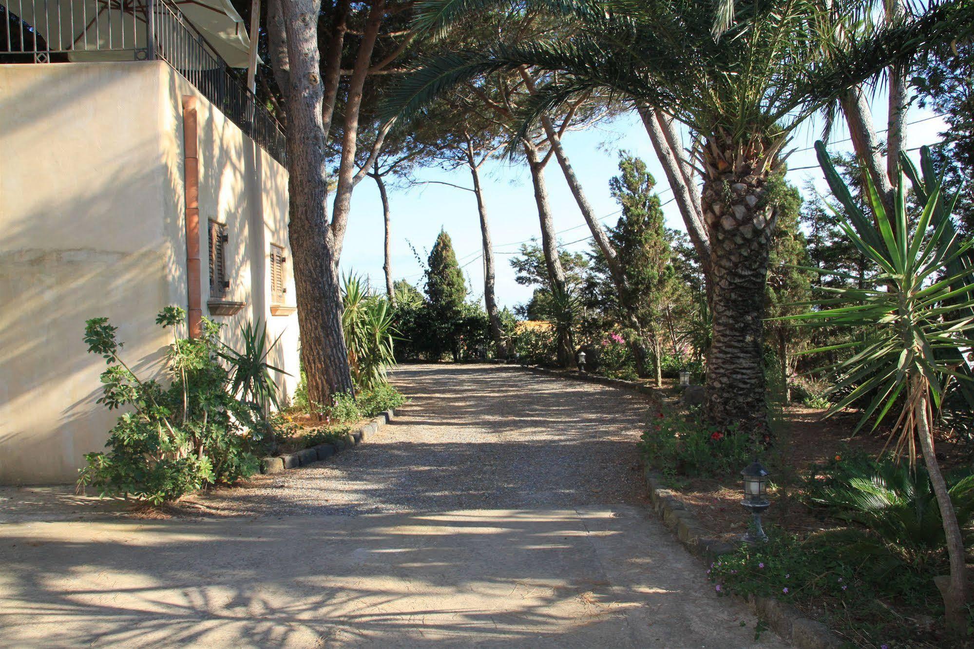 Le Mannare Case Vacanze Di Metopa Srl Piano Conte Exterior photo